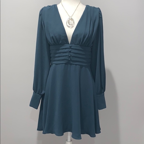 BB DAKOTA Long Sleeved Dress Size Small NWT - Picture 5 of 8